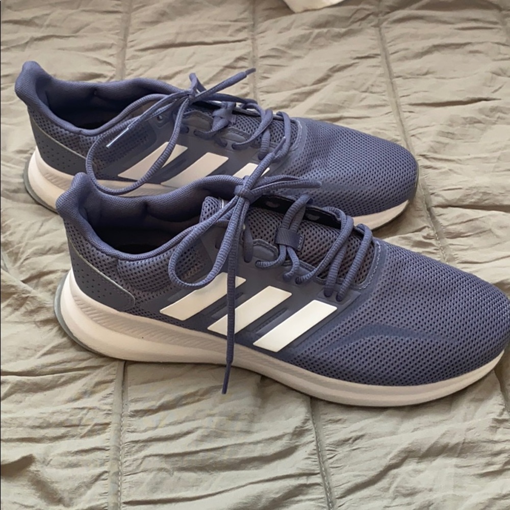 Women’s Adidas Sneaker